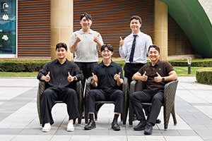 프로그램을 마친 공채 95기 단체 사진 5